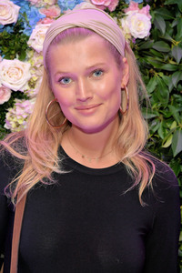 Toni Garrn 1016dd1014417984