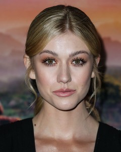 Katherine McNamara - Sayfa 2 D074f51048399684