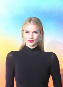 Rosie Huntington-Whiteley  55bdd0971590914