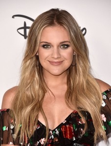 Kelsea Ballerini  006e39995323984