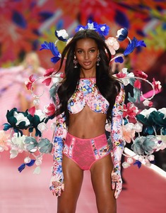 Jasmine Tookes - Sayfa 2 3d43101027970044