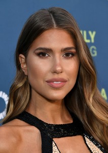 Kara Del Toro 4a0c7e927887634