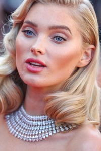 Elsa Hosk    E9b04d899369064