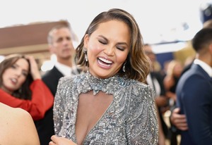 Chrissy Teigen 62480c978150704