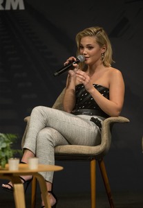 Olivia Holt 4dac9c902608314