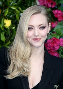 Amanda Seyfried A00ac3922127994