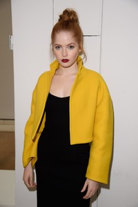 Ellie Bamber  Fccf1c976537274