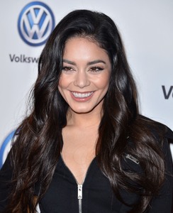 Vanessa Hudgens 6973f81050250274