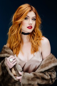 Katherine McNamara 30603e902459044