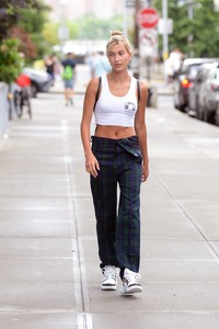 Hailey Baldwin F13694938996264