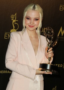 Dove Cameron 26c962943920654