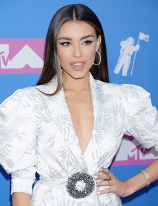 Madison Beer B716d5952198624