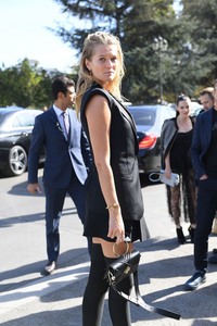 Toni Garrn 559d38989012824