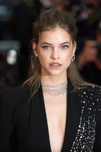 Barbara Palvin  3fbf0e897865044