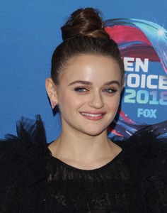 Joey King          41e3e8947265034