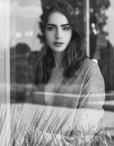 Lily Collins Fc49b5902538564