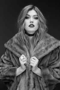 Katherine McNamara B0beb9902459124