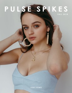 Joey King          891817980691714