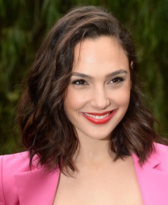 Gal Gadot  8fff42902362294