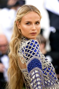 Natasha Poly 8835da900179324