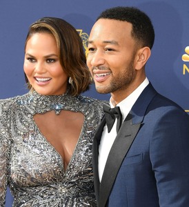 Chrissy Teigen Beeef9978150934