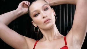 Bella Hadid 79689a903700564