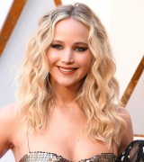 Дженнифер Лоуренс (Jennifer Lawrence) 90th Annual Academy Awards at Hollywood & Highland Center in Hollywood, 04.03.2018 - 85xHQ 1b0d00880705324