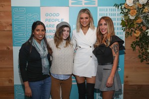 Kelsea Ballerini  B7fd921029957694