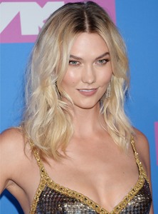 Karlie Kloss A3ab32952897274