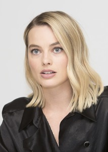 Margot Robbie 96552f902562694