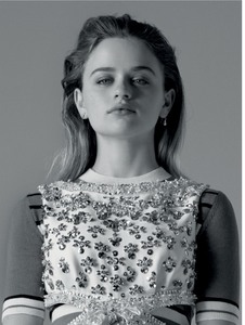 Joey King          F021de1042335284