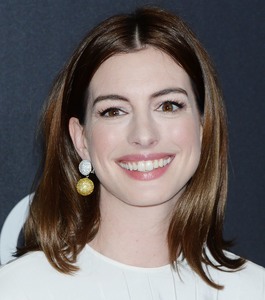 Anne Hathaway 68cfab1022289454