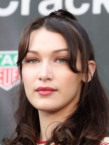 Bella Hadid - Sayfa 2 C10337927633204