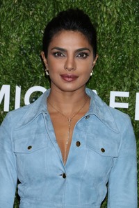 Priyanka Chopra 689c711004723334