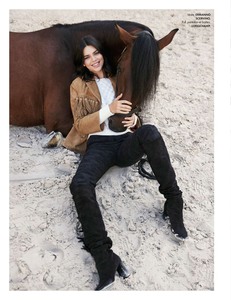 Kendall Jenner  - Sayfa 2 4f5ae41010112524