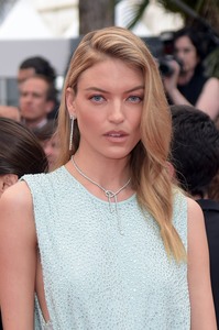 Martha Hunt F12206897707814