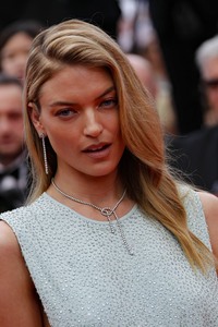 Martha Hunt 356ac2897707924