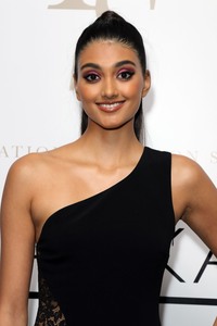 Neelam Gill  6020a6895807304