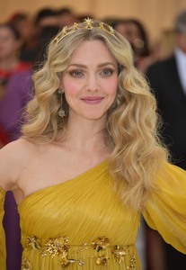 Amanda Seyfried A64606900507474