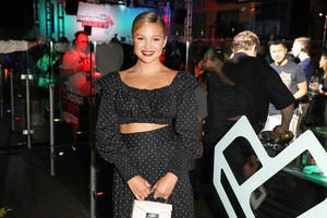 Olivia Holt 5f795f924252404