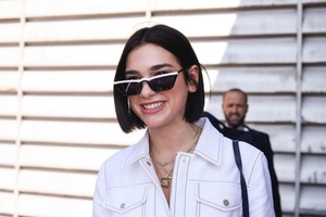 Dua Lipa        C15821940891274