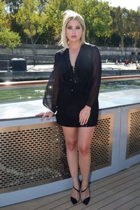 Ashley Benson 90f2cd990327714