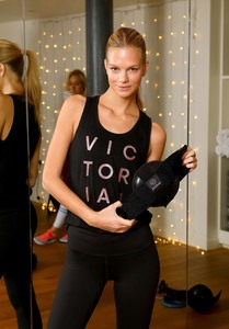 Nadine Leopold 17217a1019776264