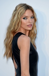 Martha Hunt 837f6a896307614