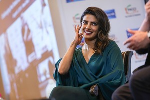 Priyanka Chopra 4c8be5942530974