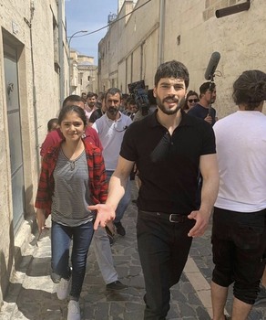 Hercai - set - poze - Pagina 2 3669b61230973944