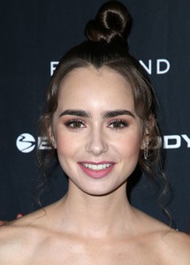 Lily Collins Ff8d1b1007552854