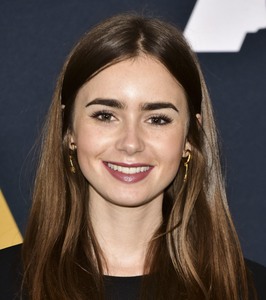 Lily Collins 4589b81026996514