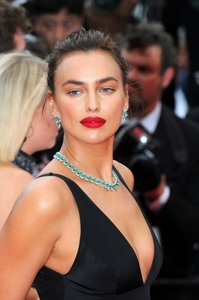 Irina Shayk 327aa5900040544