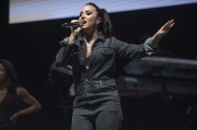Деми Ловато (Demi Lovato) performing at Free Radio Live in Birmingham, 11.11.2017 (16xHQ) 4a4c37656406873
